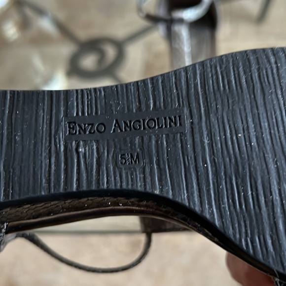 ENZO ANGIOLINI Women’s Metallic gray Snakeskin Sandals size 5.5 - Picture 7 of 17